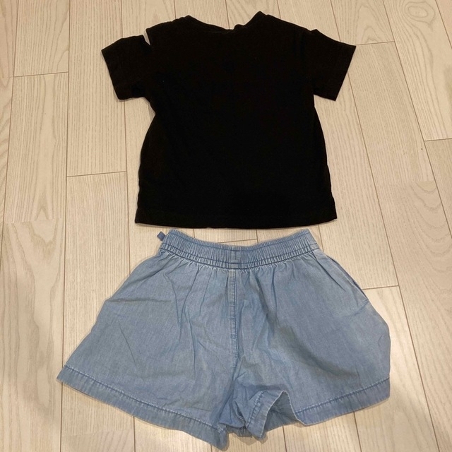 UNIQLO(ユニクロ)の【120センチ】Tシャツ　ショートパンツ上下セット キッズ/ベビー/マタニティのキッズ服女の子用(90cm~)(Tシャツ/カットソー)の商品写真