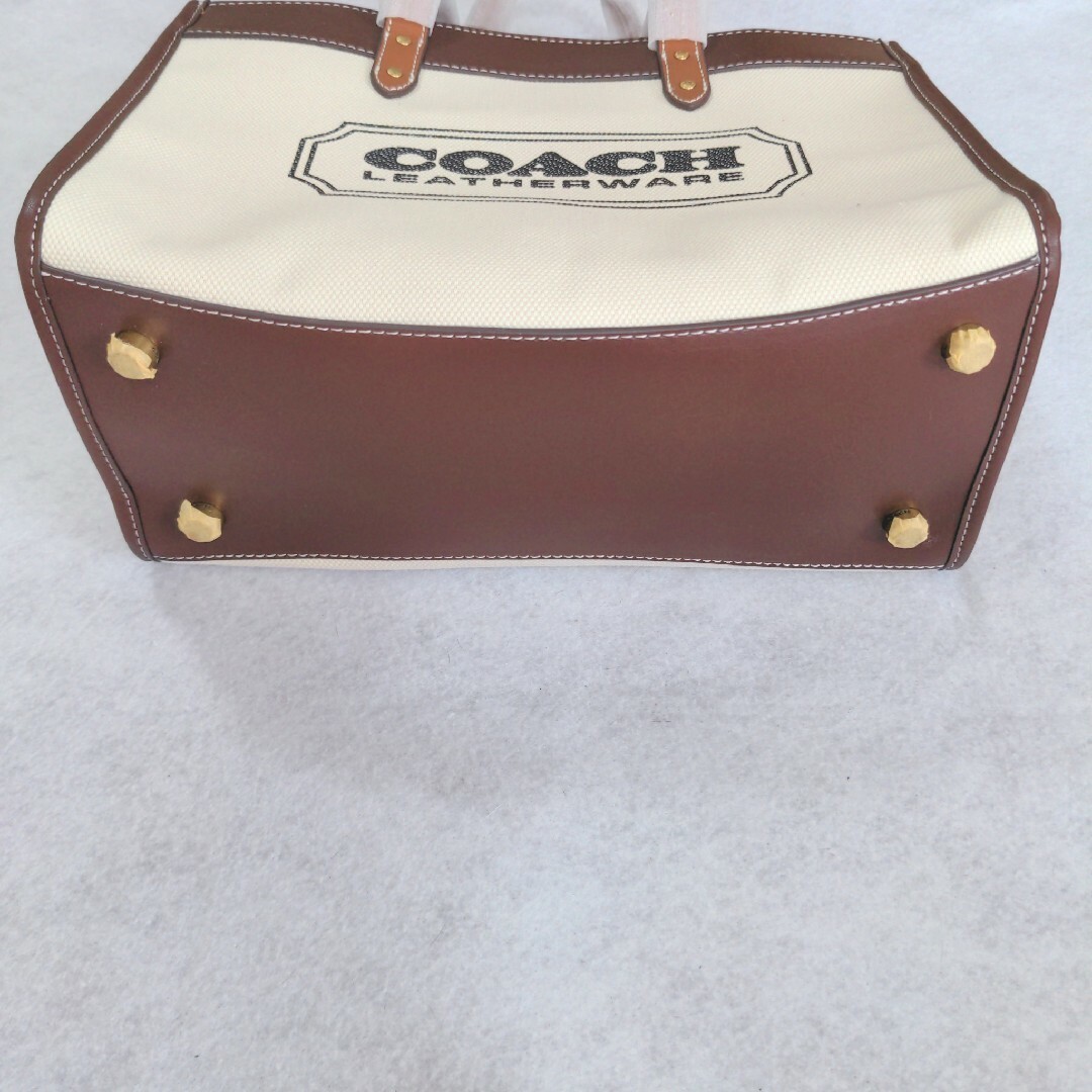 COACH(コーチ)のコーチ COACH フィールドトート30 ショルダーバッグ オフホワイト 白 レディースのバッグ(トートバッグ)の商品写真