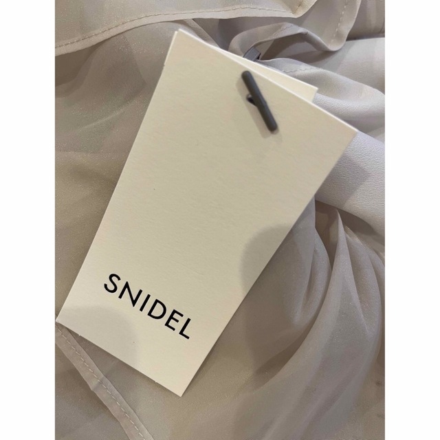 SNIDEL(スナイデル)のSNIDEL ボリュームギャザーフリルオフショルブラウス レディースのトップス(シャツ/ブラウス(半袖/袖なし))の商品写真