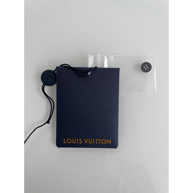 LOUIS VUITTON(ルイヴィトン)のルイヴィトン　レディースシャツ36 レディースのトップス(シャツ/ブラウス(長袖/七分))の商品写真