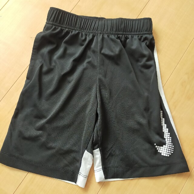 NIKE(ナイキ)の*ナイキ*ハーフパンツ【キッズ】 キッズ/ベビー/マタニティのキッズ服男の子用(90cm~)(パンツ/スパッツ)の商品写真