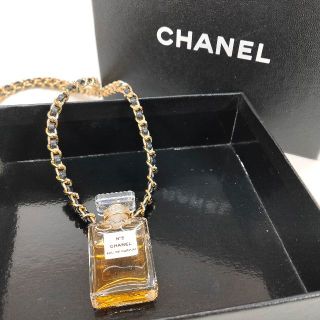 シャネル(CHANEL)の【未使用級】シャネル（CHANEL)　N°5 モチーフ　ネックレス(ネックレス)