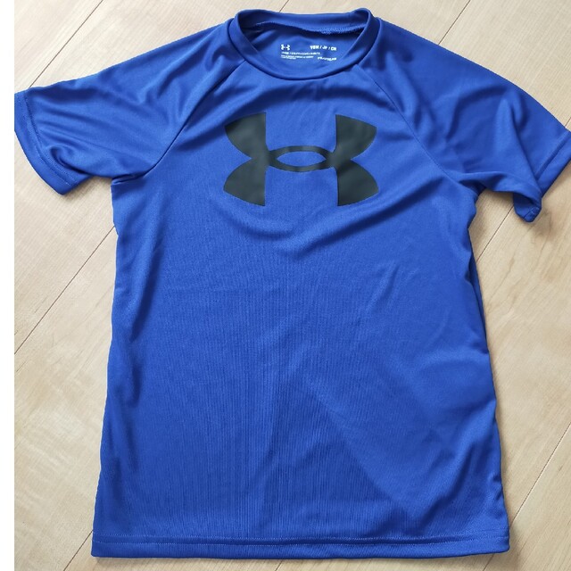 UNDER ARMOUR(アンダーアーマー)のtoton様専用*アンダーアーマー*スポーツTシャツ キッズ/ベビー/マタニティのキッズ服男の子用(90cm~)(Tシャツ/カットソー)の商品写真