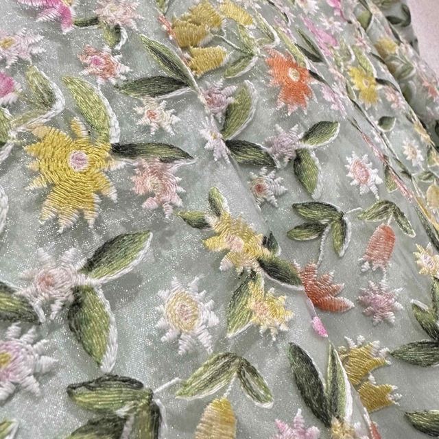 Rose Tiara - 大きいサイズRose Tiara総刺繍オーガンジー花柄リボン
