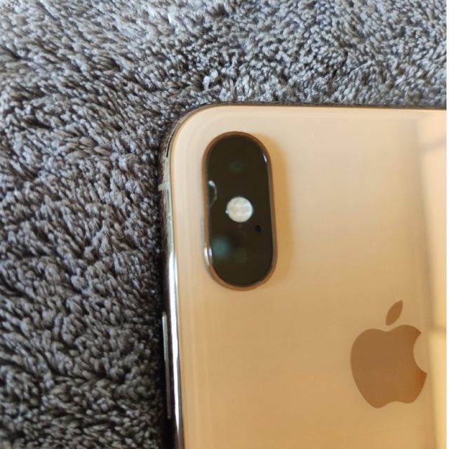 iPhone(アイフォーン)のApple iPhone Xs ゴールド 64GB SIMフリー　本体のみ スマホ/家電/カメラのスマートフォン/携帯電話(スマートフォン本体)の商品写真