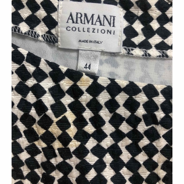 Armani(アルマーニ)のワンピース レディースのワンピース(ひざ丈ワンピース)の商品写真