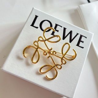 ロエベ ブローチ/コサージュの通販 300点以上 | LOEWEのレディースを
