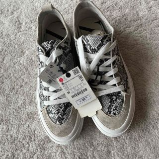 ザラ(ZARA)のZARA  スニーカー  size39(スニーカー)