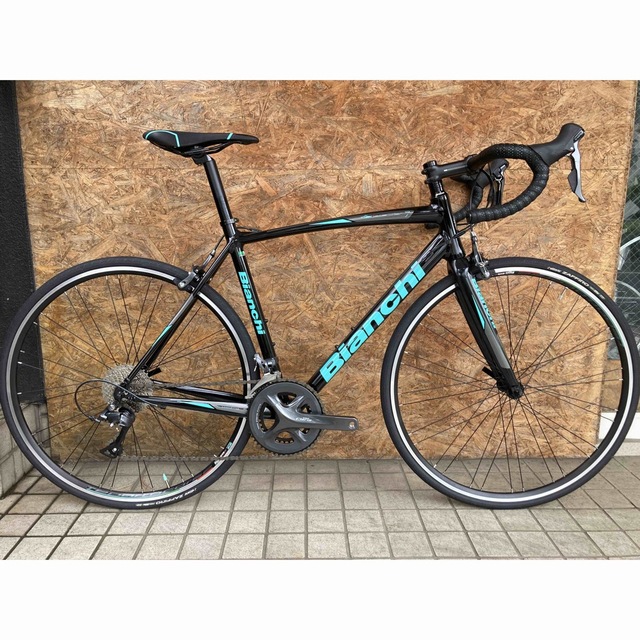 BIANCHIAT470タイヤBIANCHI VIA NIRONE7 claris ロードバイク大きめ