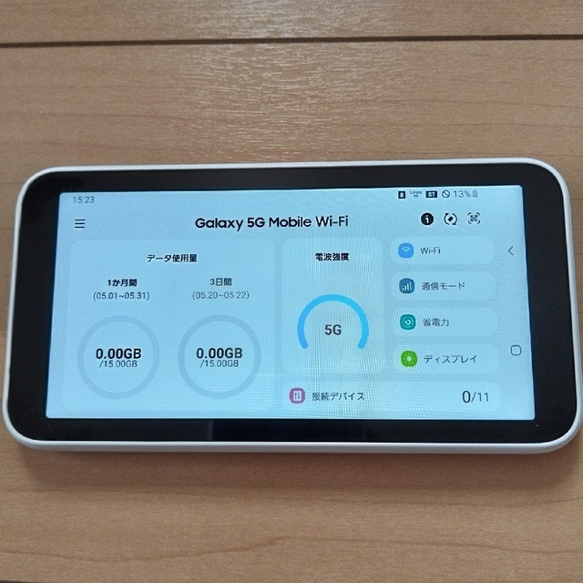 Galaxy(ギャラクシー)のGalaxy 5G Mobile Wi-Fi SCR01SWUモバイルルーター スマホ/家電/カメラのスマートフォン/携帯電話(その他)の商品写真