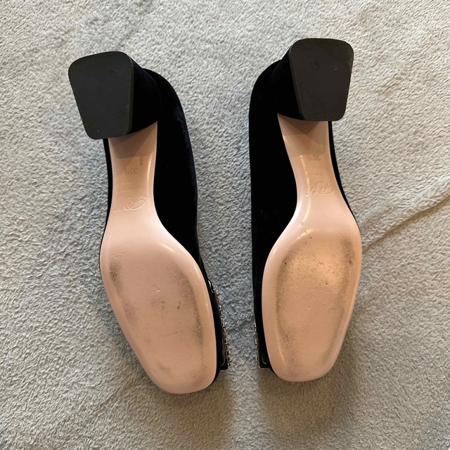 Roger vivier ベル ヴィヴィエストーン バックル スエード パンプス