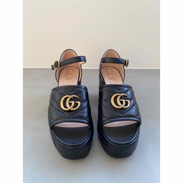 Gucci(グッチ)のグッチ ダブルG キルティングレザー プラネットフォームサンダル  レディースの靴/シューズ(サンダル)の商品写真