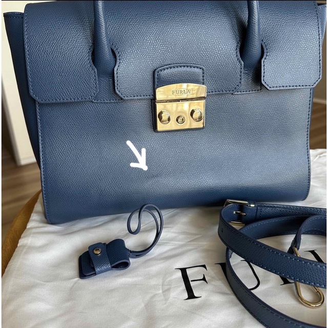 FURLA メトロポリス　サッチェル2Wayショルダーハンドバッグ　【袋付き】