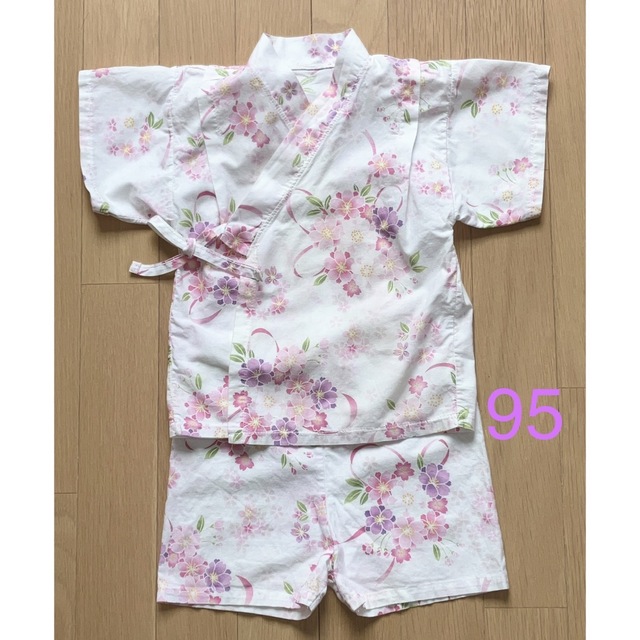 お花の　甚平　浴衣　95 キッズ/ベビー/マタニティのキッズ服女の子用(90cm~)(甚平/浴衣)の商品写真