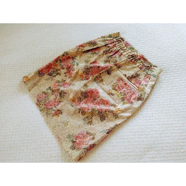 ANAYI(アナイ)のスピック＆スパン　インポート生地　ジャガードフラワースカート36 レディースのスカート(ひざ丈スカート)の商品写真