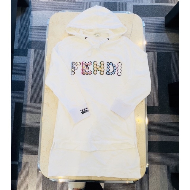 ⭐︎美品⭐︎ FENDI フェンディ　フロントロゴ　フーディ 3