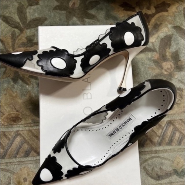 Drawer(ドゥロワー)のマノロブラニク　パンプス　37.5  サンダル　ハンギシ レディースの靴/シューズ(ハイヒール/パンプス)の商品写真