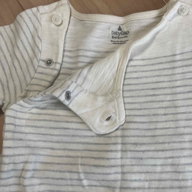 babyGAP(ベビーギャップ)のロンパース80 目立つ傷や汚れ無し キッズ/ベビー/マタニティのベビー服(~85cm)(ロンパース)の商品写真