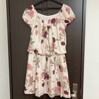 レストローズ(L'EST ROSE)の【美品】2way レストローズ　バラ柄　花柄　ワンピース　チュニック　カットソー(ミニワンピース)