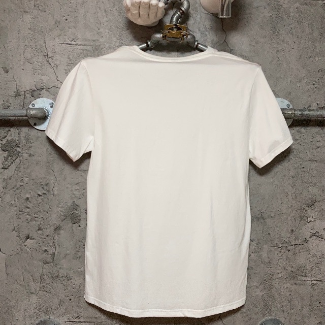 メンズ  漫画家 イラストレーター 拳銃 スーツ サラリーマン Tシャツ アート メンズのトップス(Tシャツ/カットソー(半袖/袖なし))の商品写真