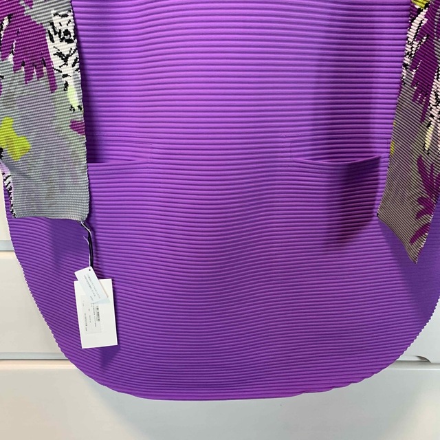 PLEATS PLEASE ISSEY MIYAKE(プリーツプリーズイッセイミヤケ)の新品ミーバイイッセイミヤケチュニック レディースのトップス(チュニック)の商品写真