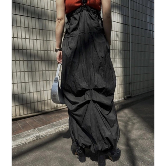 Ameri VINTAGE(アメリヴィンテージ)のAMERI  MANY WAY SUSPENDER  SKIRT ブラック　M レディースのスカート(ロングスカート)の商品写真