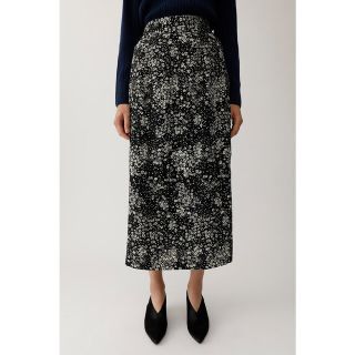 マウジー(moussy)のMOUSSY　マウジー　ランダムフラワープリーツスカート　ロングスカート(ロングスカート)