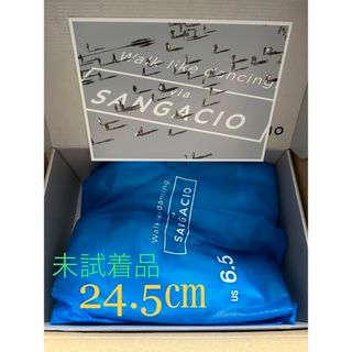 新品未試着！☆ via SANGACIO にゅ～ずMOM『GREIGE』24.5の通販 by ...