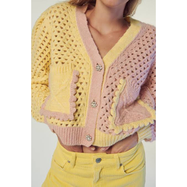 ZARA - 新品タグ 未着 ザラ KNIT CARDIGAN WITH GEM BUTTONの ZARA - 新品タグ 未着 ザラ KNIT CARDIGAN WITH GEM BUTTONの