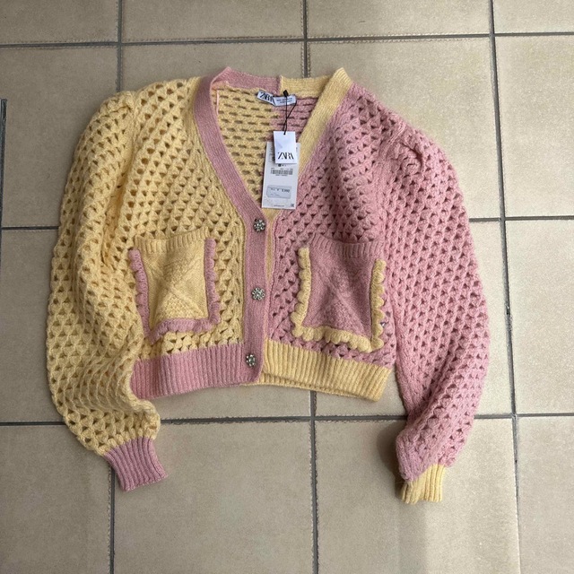 ZARA - 新品タグ 未着 ザラ KNIT CARDIGAN WITH GEM BUTTONの ZARA - 新品タグ 未着 ザラ KNIT CARDIGAN WITH GEM BUTTONの