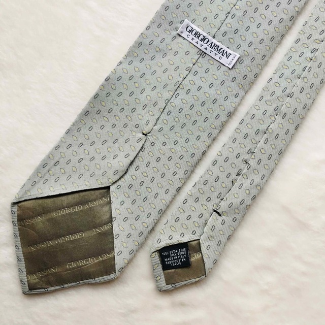 Giorgio Armani(ジョルジオアルマーニ)の大特価！ジョルジオアルマーニ ネクタイ グレー　イタリア製シルク100% メンズのファッション小物(ネクタイ)の商品写真