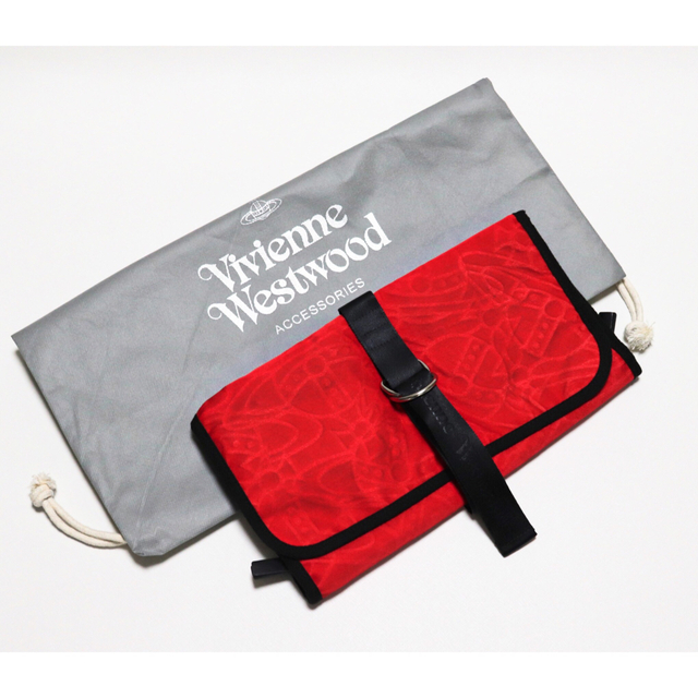 Vivienne Westwood(ヴィヴィアンウエストウッド)の《ヴィヴィアンウエストウッド》新品 軽量 ラインエンボスORB トラベルポーチ レディースのバッグ(その他)の商品写真