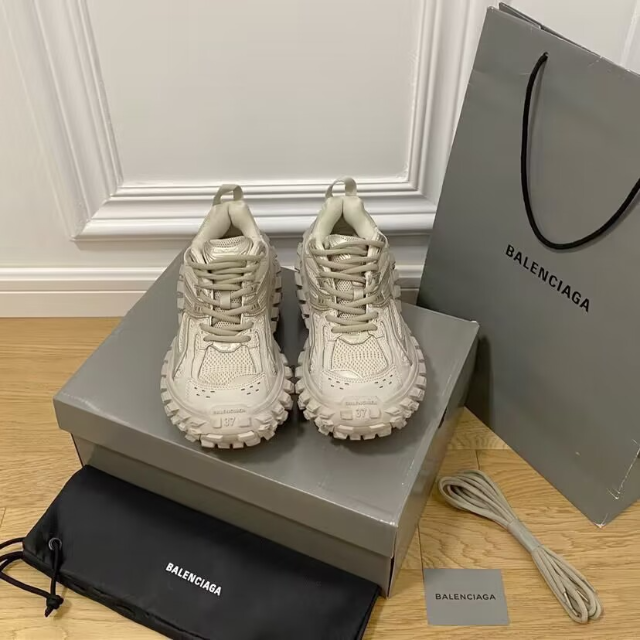 完成品 - Balenciaga balenciaga beige 37 defender スニーカー
