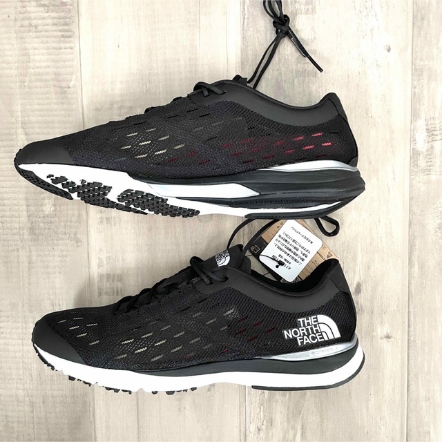 【新品・未使用】ザノースフェイス ピナクルレーサー スニーカー 黒 27.5