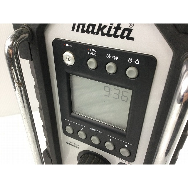 ☆比較的綺麗☆makita マキタ 10.8V～18V 充電式ラジオ MR107 本体＋ACアダプタ付 ポータブルラジオ 現場ラジオ 作業ラジオ 防災 71462