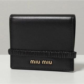 ミュウミュウ(miumiu)の新品未使用❕✨　ミュウミュウ　二つ折り財布(財布)