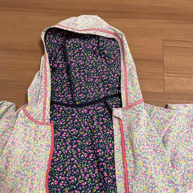 ラッシュガード　パーカータイプ　140 キッズ/ベビー/マタニティのキッズ服女の子用(90cm~)(水着)の商品写真