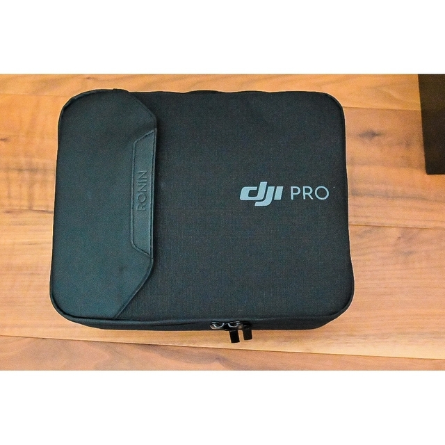 Inspire（DJI）(インスパイア)の”DJI RS 2 Proコンボ”と”3Dフォーカスシステム”のセット スマホ/家電/カメラのスマホ/家電/カメラ その他(その他)の商品写真