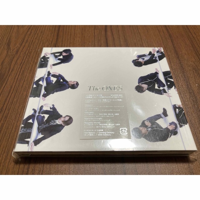 V6　The ONES　通常版　初回ブックレット付 エンタメ/ホビーのCD(ポップス/ロック(邦楽))の商品写真