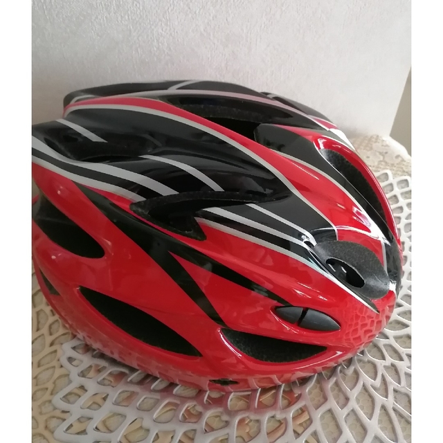 自転車用ヘルメット　ブラック×ブルー　ブラック×レッド　軽量　新品　自転車用ヘル スポーツ/アウトドアの自転車(ウエア)の商品写真