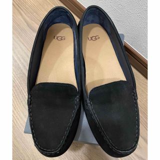 アグ(UGG)のUGG フラットシューズ　モカシン　ブラック　レディース　23.5cm(スリッポン/モカシン)