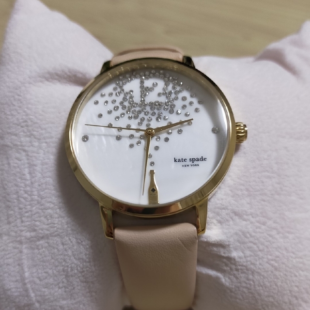 kate spade new york(ケイトスペードニューヨーク)のケイトスペード メトロ 34mm シャンパン レディース 腕時計 レディースのファッション小物(腕時計)の商品写真