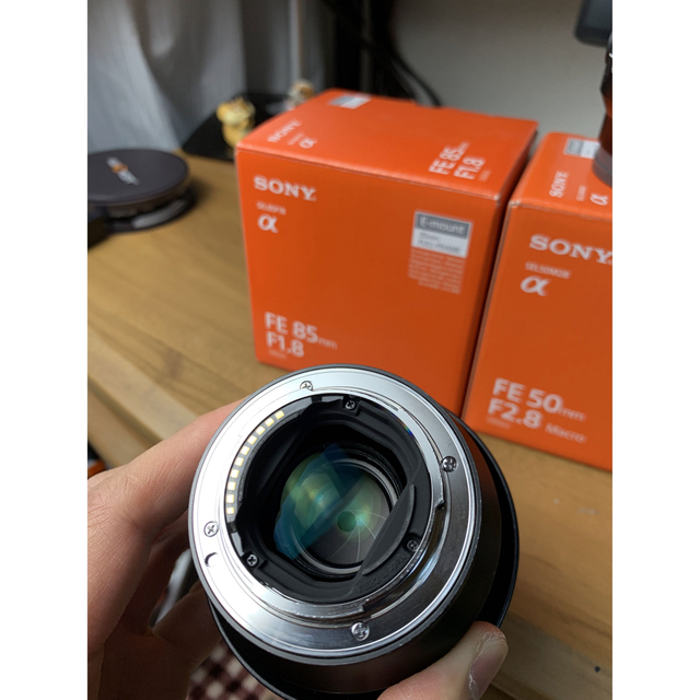 SONY(ソニー)のsony FE 85mm f1.8 + 50mm f2.8 macro スマホ/家電/カメラのカメラ(レンズ(単焦点))の商品写真