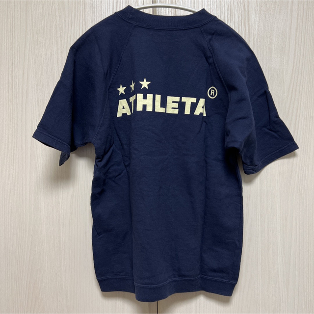 LAUNDRY(ランドリー)の美品　ランドリー ATHLETA アスレタ Tシャツ サッカー コラボ ネイビー レディースのトップス(Tシャツ(半袖/袖なし))の商品写真