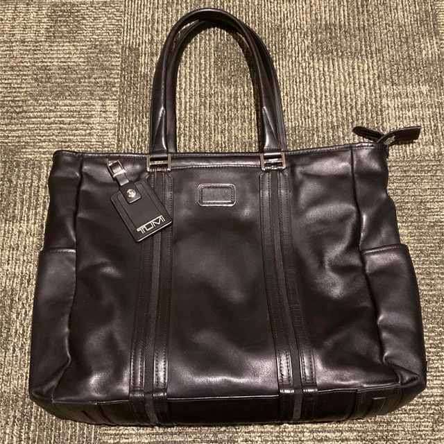 TUMI(トゥミ)のTUMI Jarvis トートバッグ　オールレザー メンズのバッグ(トートバッグ)の商品写真