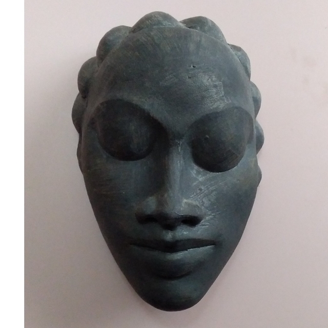ケニアの陶器の顔のオブジェ エンタメ/ホビーの美術品/アンティーク(彫刻/オブジェ)の商品写真