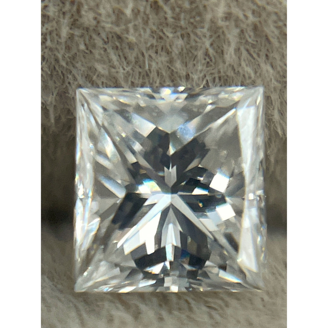 色移り有り 天然ダイヤモンドルース 0.480ct VVS1 プリンセスカット