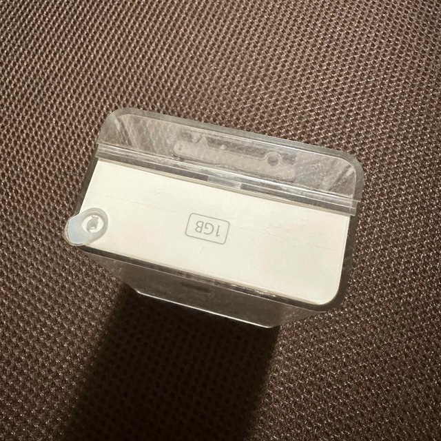 iPod(アイポッド)のiPod shuffle 1GB ポータブルプレーヤー新品 スマホ/家電/カメラのオーディオ機器(ポータブルプレーヤー)の商品写真