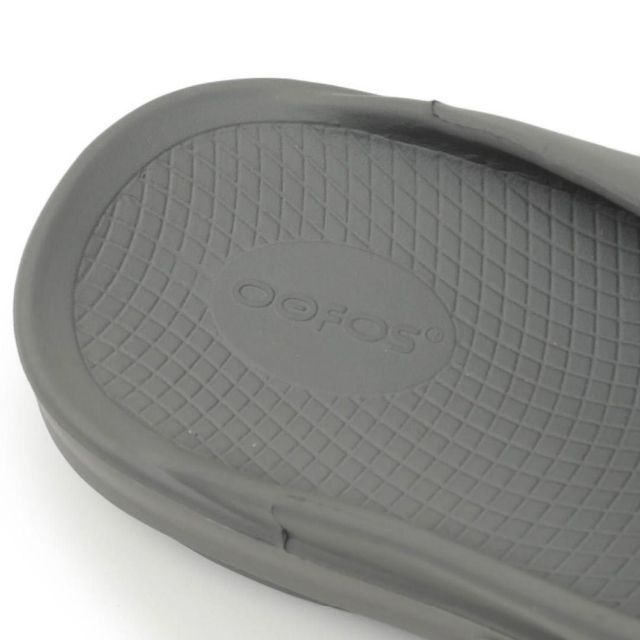 OOFOS(ウーフォス)の【新品】OOFOS OOriginal 　M7 W9 26㎝　グレー　SLATE メンズの靴/シューズ(サンダル)の商品写真