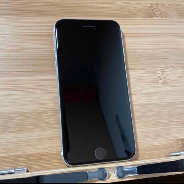 SIMロック解除済】 iPhone SE 第2世代 White 64GB SIMロック解除済】 iPhone SE 第2世代 White 64GB